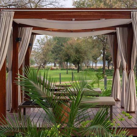 Radisson Blu Mosi-Oa-Tunya Livingstone Resort Bagian luar foto
