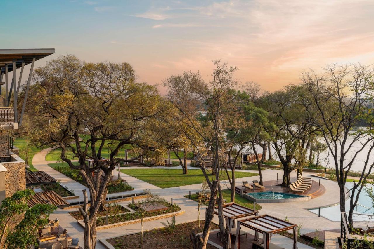 Radisson Blu Mosi-Oa-Tunya Livingstone Resort Bagian luar foto