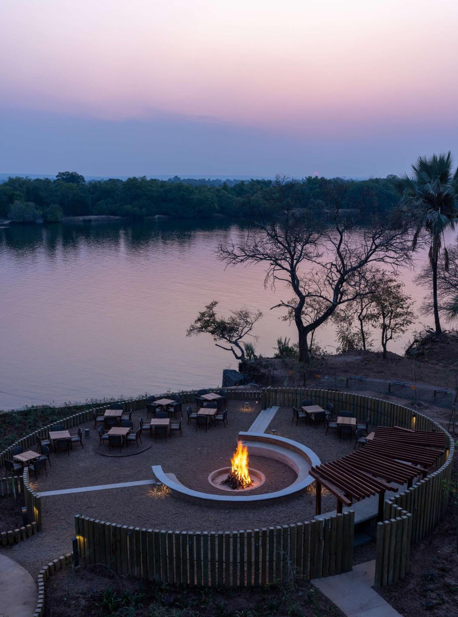 Radisson Blu Mosi-Oa-Tunya Livingstone Resort Bagian luar foto