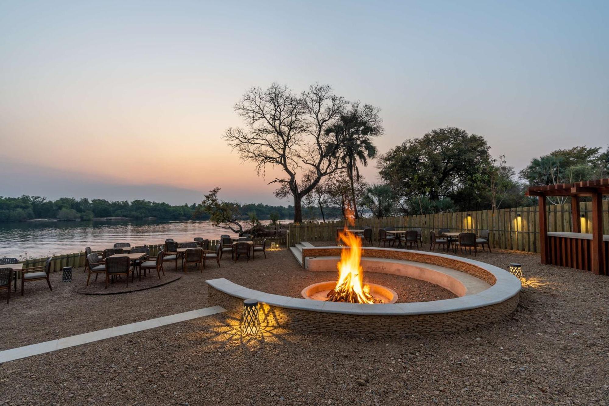 Radisson Blu Mosi-Oa-Tunya Livingstone Resort Bagian luar foto